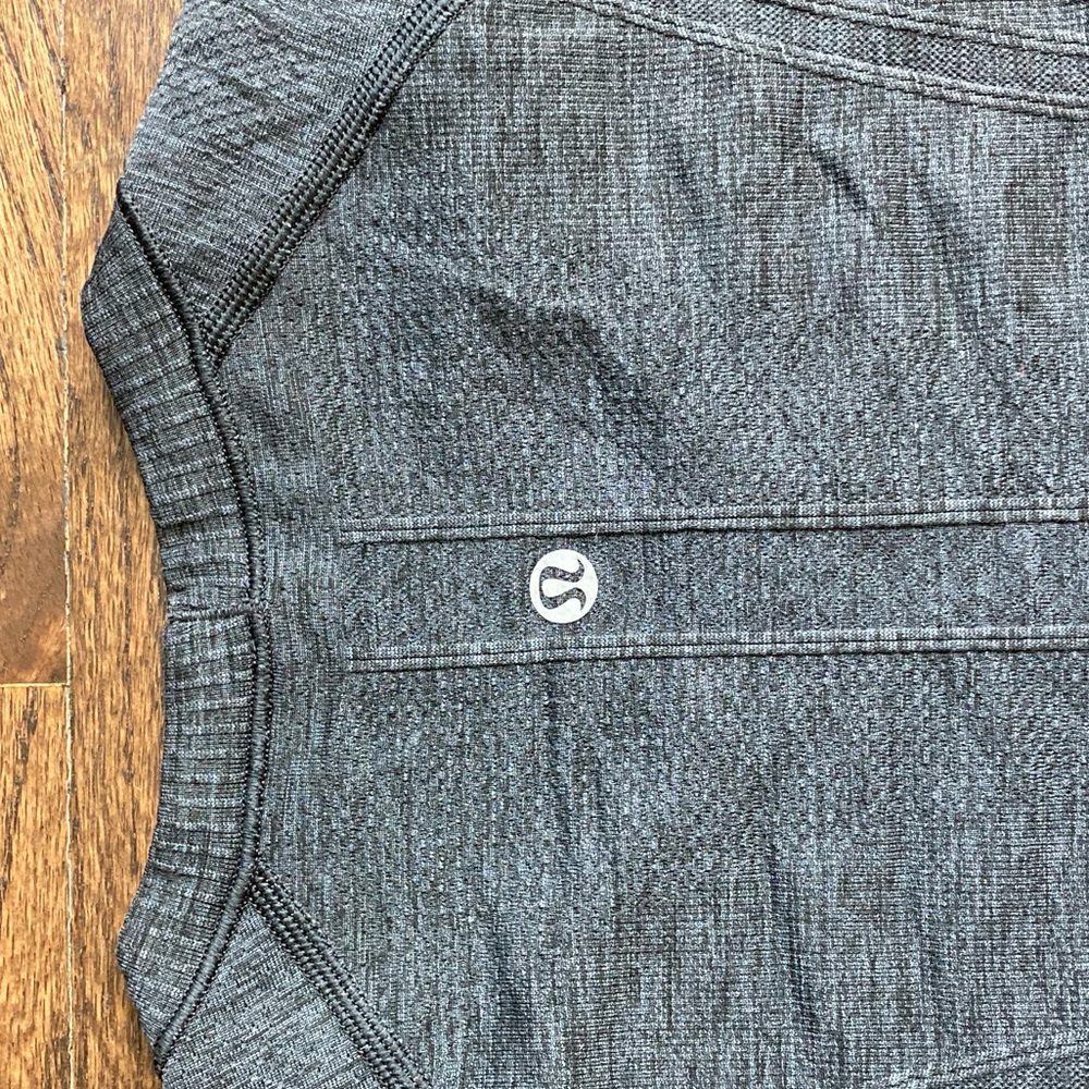 lululemon athletica gray running shirt size 4